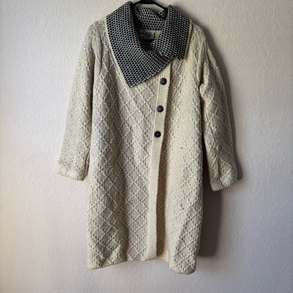 Carraig Donn | Women's 100% Wool Chunky Knit Longline Cardigan Size Medium - Picture 1 of 9